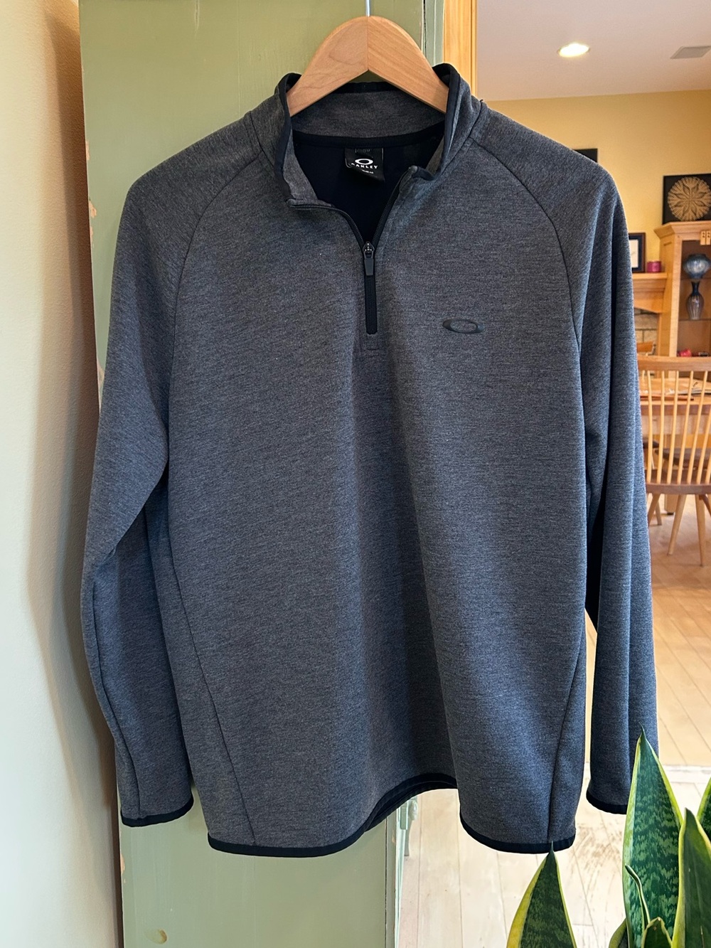 Oakley Men's Dark Heather Gray Quarter-Zip Pullover Size Medium